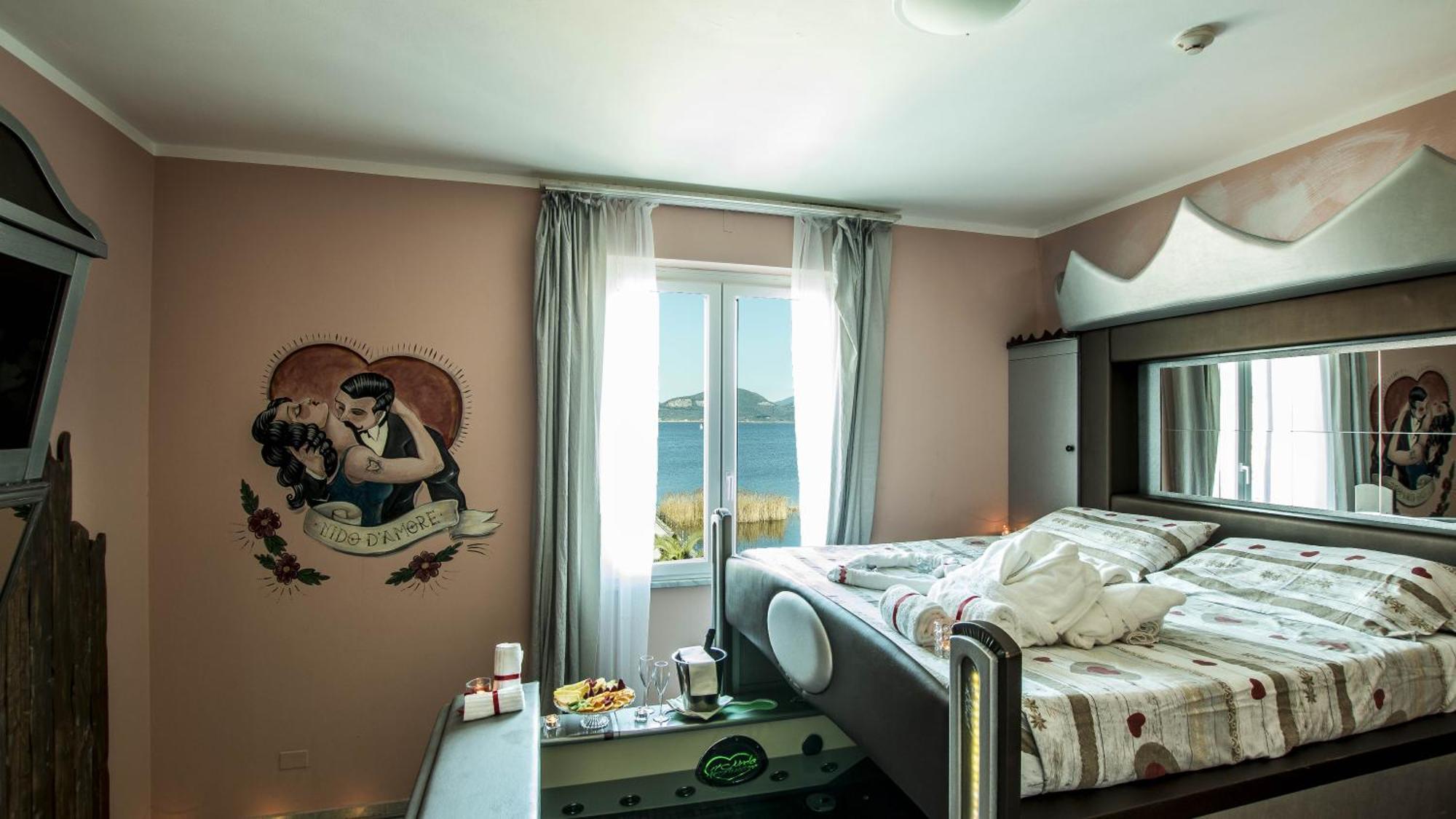 Hotel Butterfly - We Suite Torre del Lago Puccini Extérieur photo